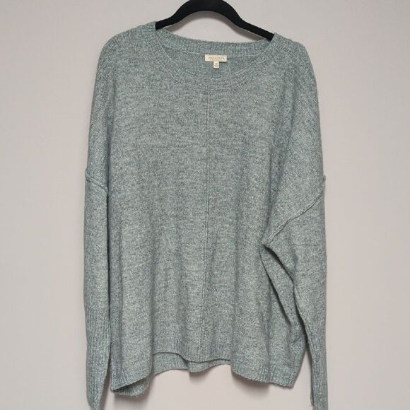 Elegant Women's Crew Neck Sweater - Soft Green - Picture 1 of 6